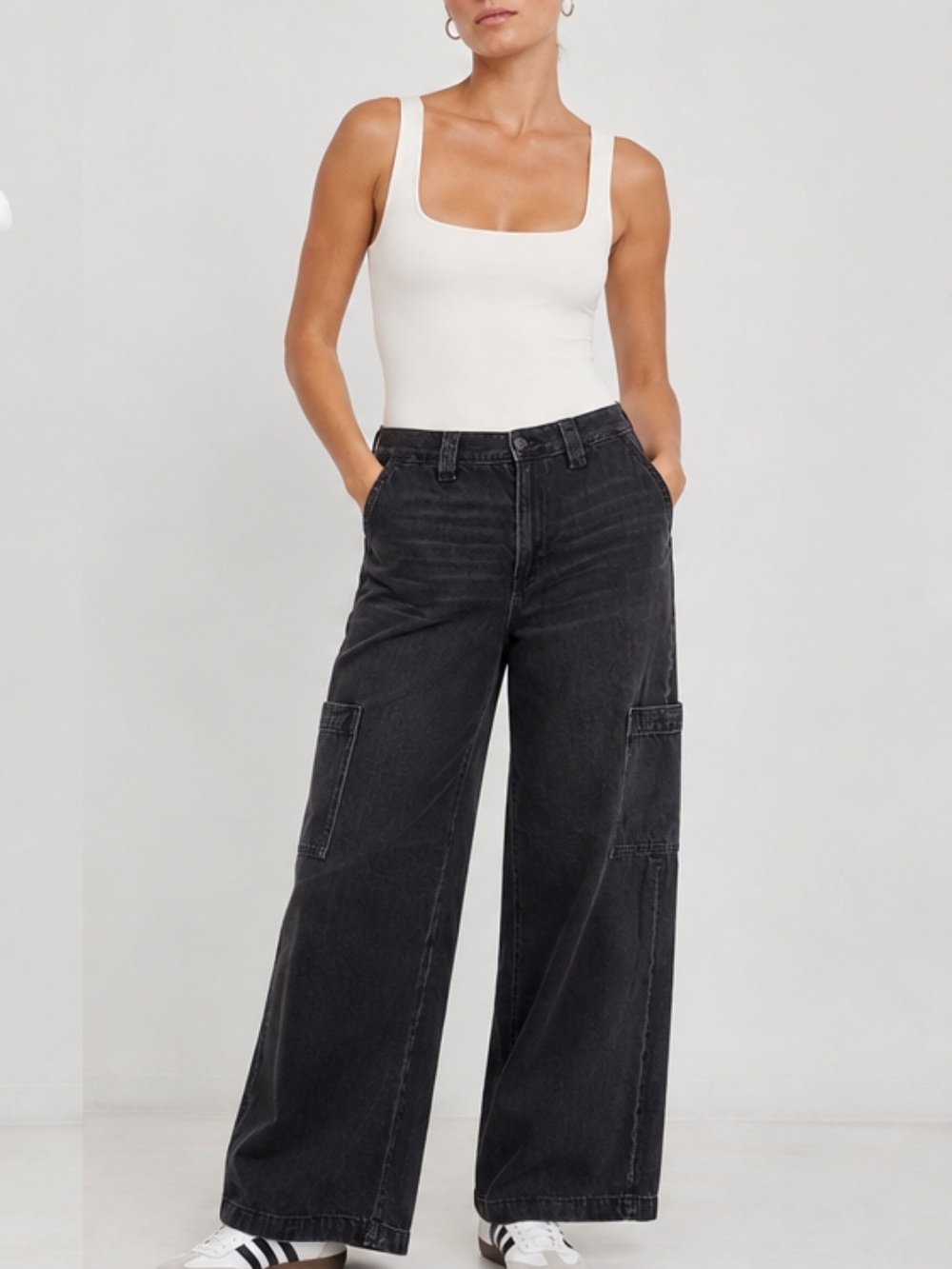 American Eagle Super High Rise Baggy Wide Leg Jeans Size 12